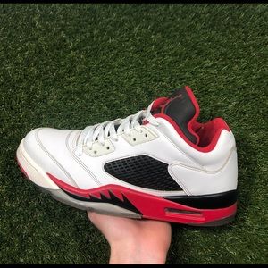 SOLD Jordan Retro 5 Low Fire Red 819171-101
(2016)